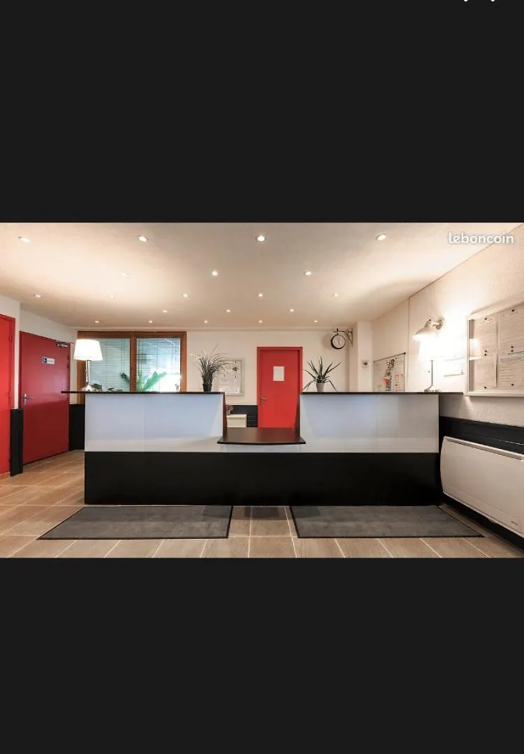Grand Appartement Piscine Besse-et-Saint-Anastaise 0*,